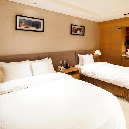 Sol Beach Yangyang Exterior foto